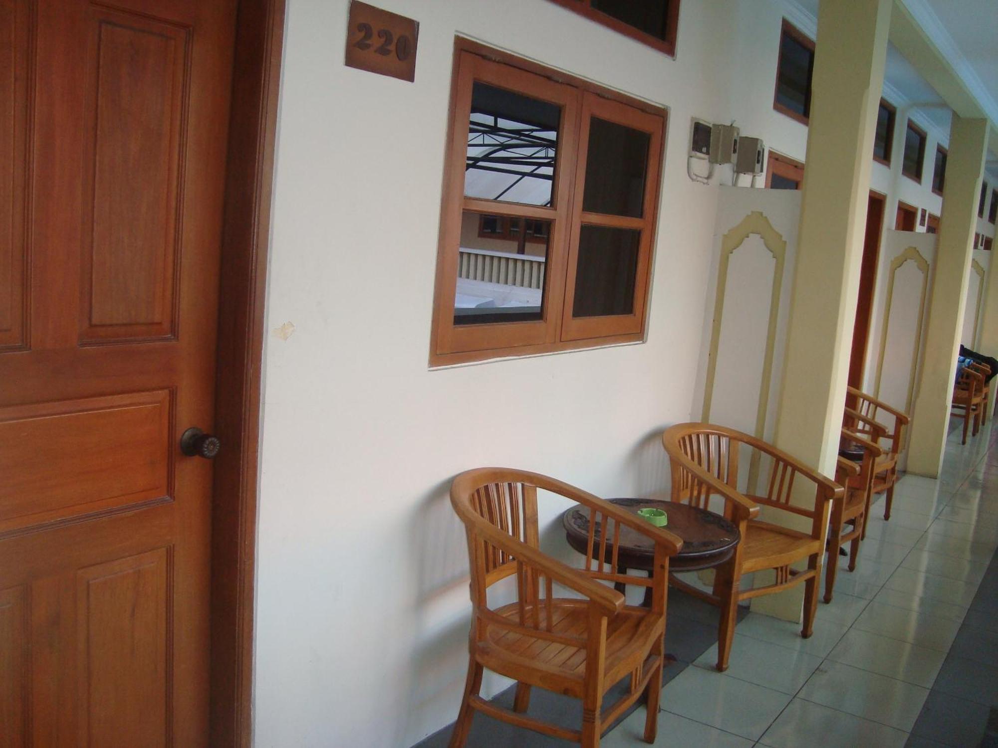 Rosani Hotel กูตา ภายนอก รูปภาพ