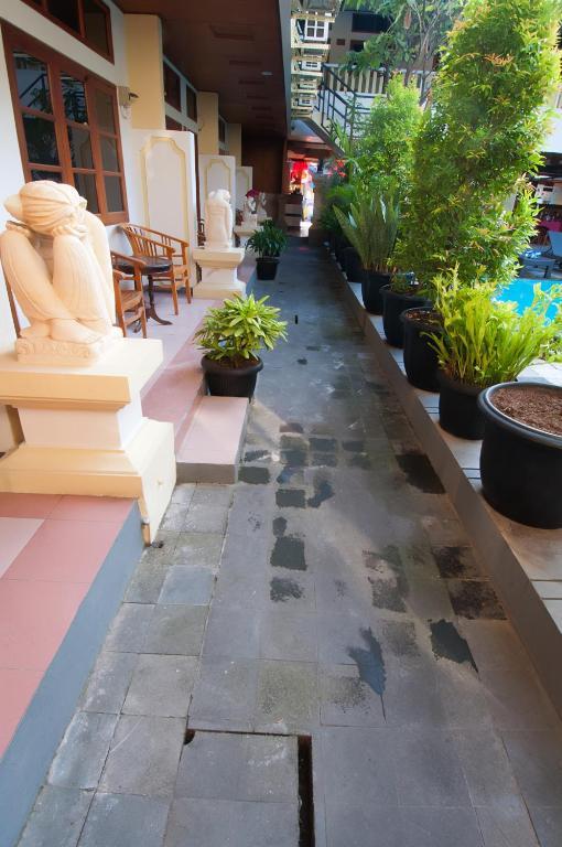 Rosani Hotel กูตา ภายนอก รูปภาพ