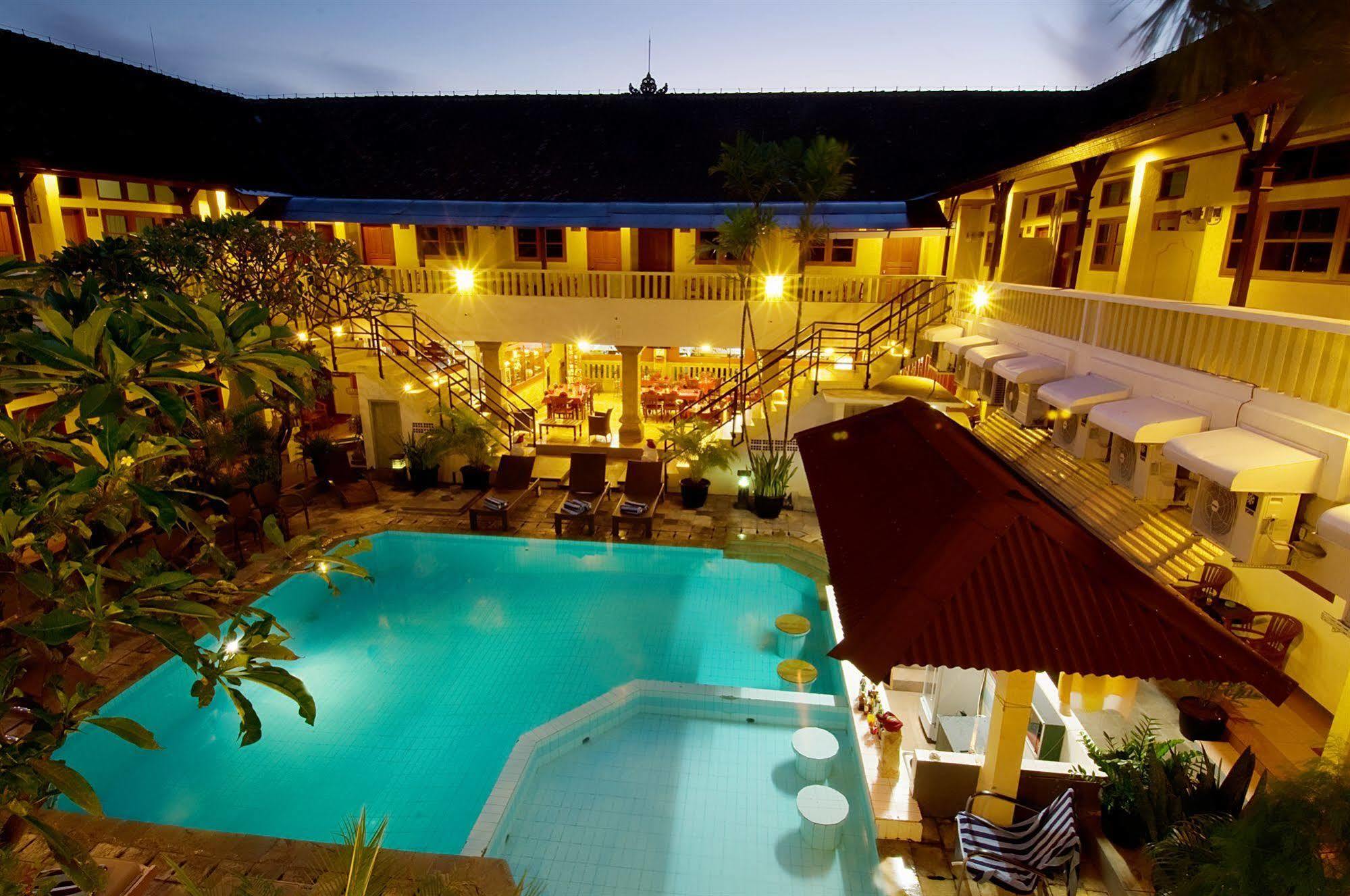 Rosani Hotel กูตา ภายนอก รูปภาพ