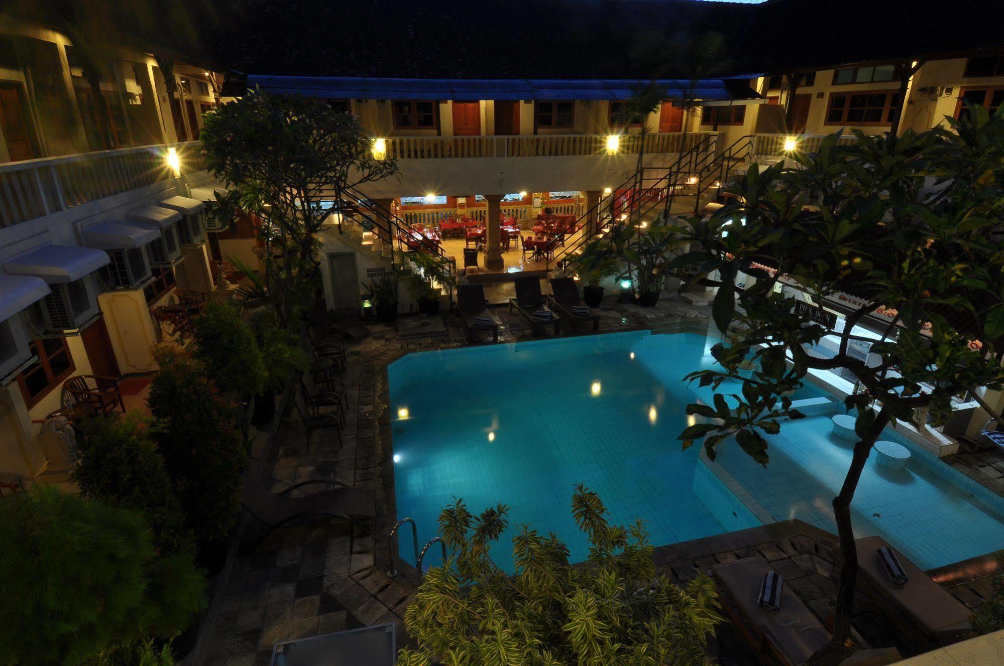 Rosani Hotel กูตา ภายนอก รูปภาพ