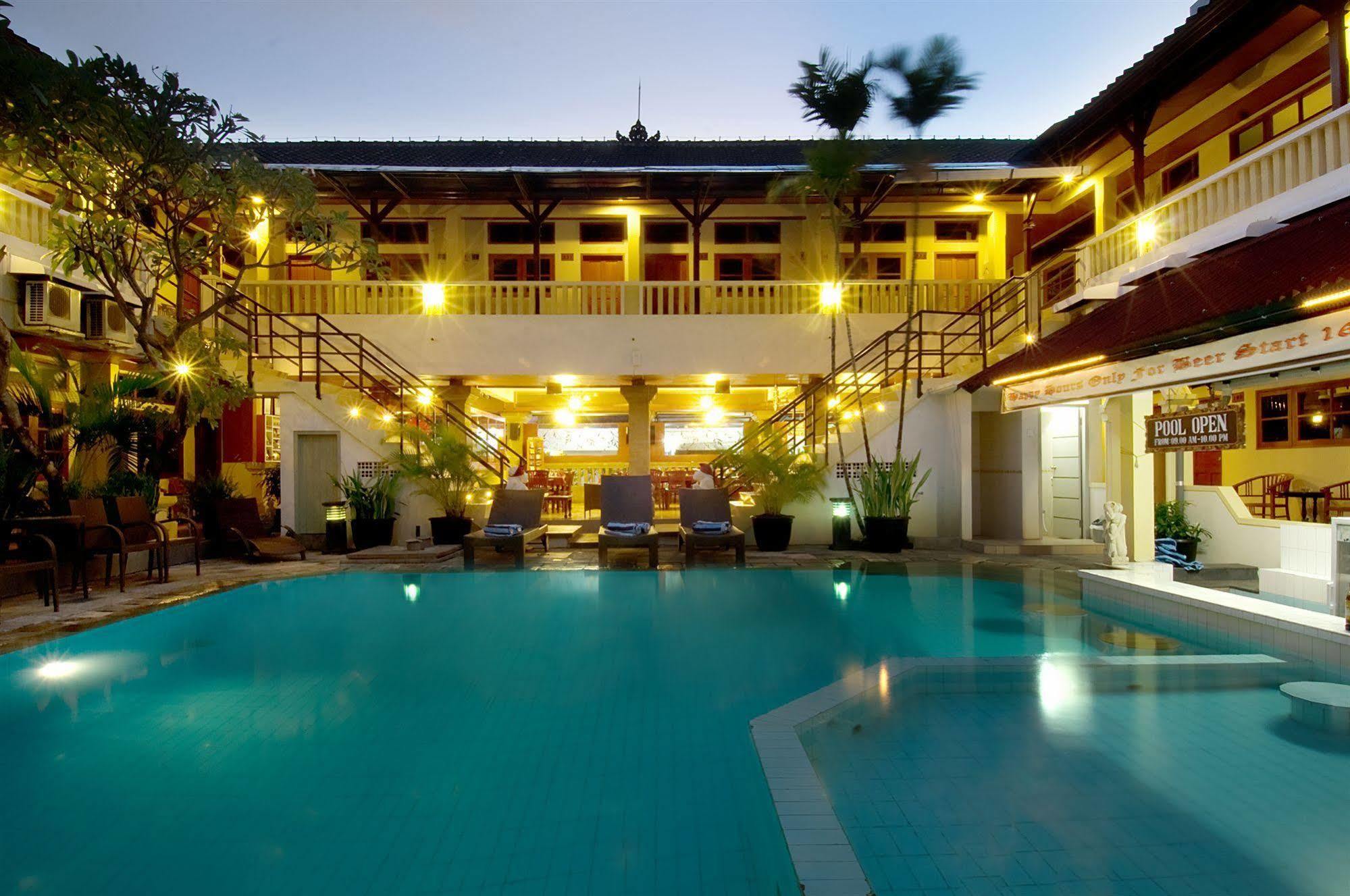 Rosani Hotel กูตา ภายนอก รูปภาพ